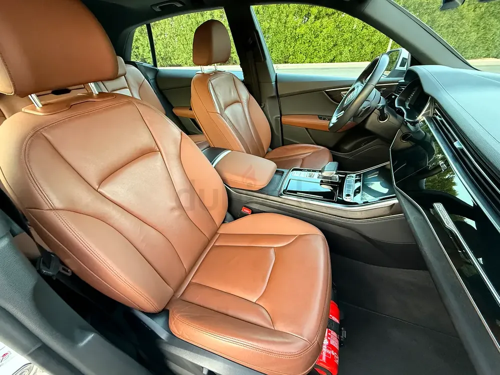 Audi Q8 55 TFSI quattro 2023 - GCC Specs - Like New! - Image 12