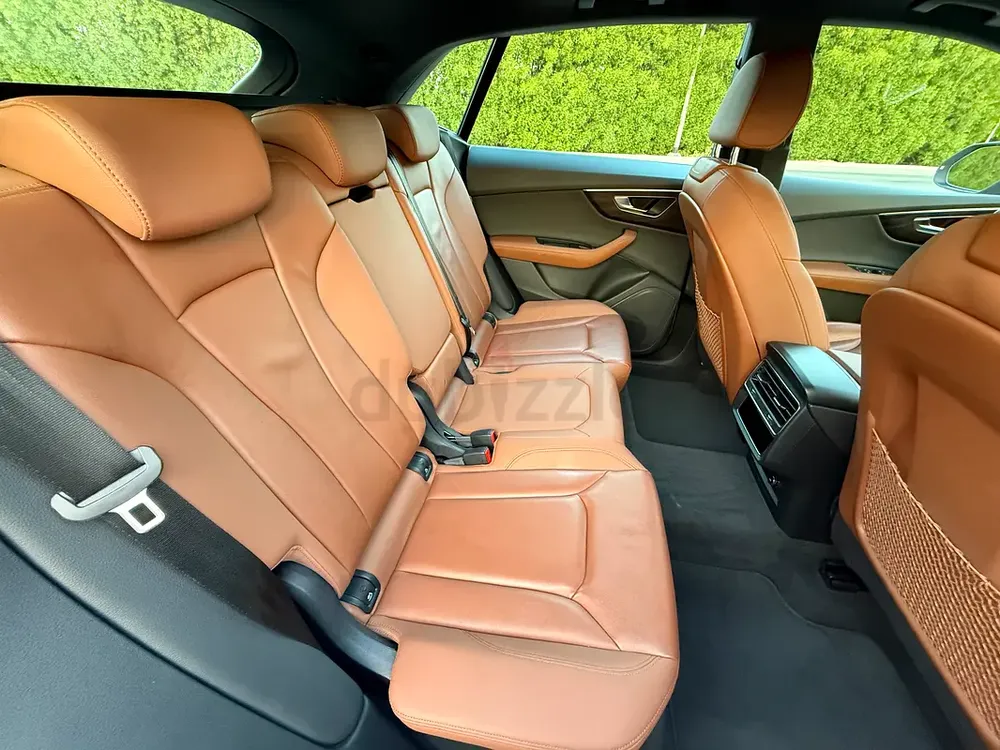 Audi Q8 55 TFSI quattro 2023 - GCC Specs - Like New! - Image 13