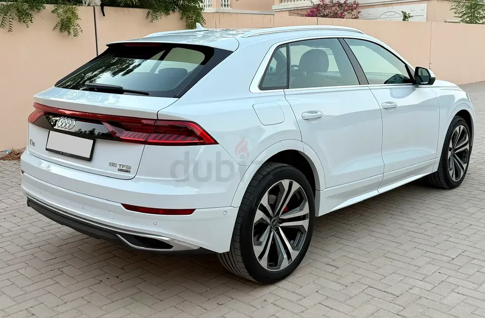 Audi Q8 55 TFSI quattro 2023 - GCC Specs - Like New! - Image 6