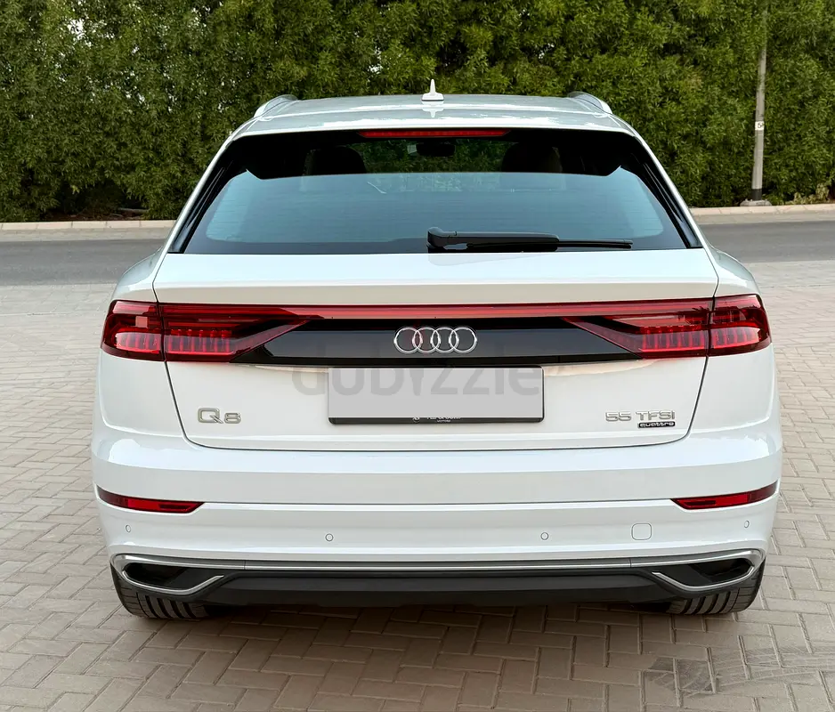Audi Q8 55 TFSI quattro 2023 - GCC Specs - Like New! - Image 8