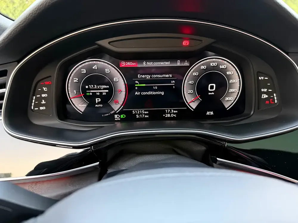 Audi Q8 55 TFSI quattro 2023 - GCC Specs - Like New! - Image 9