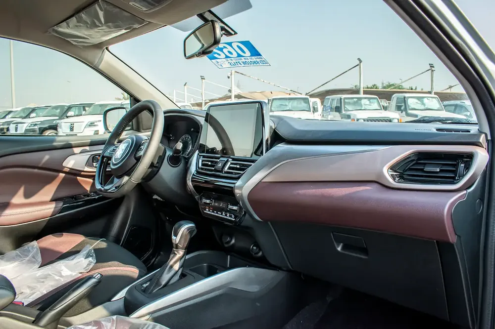 SUZUKI FRONX GLX PETROL 2025 - Image 11