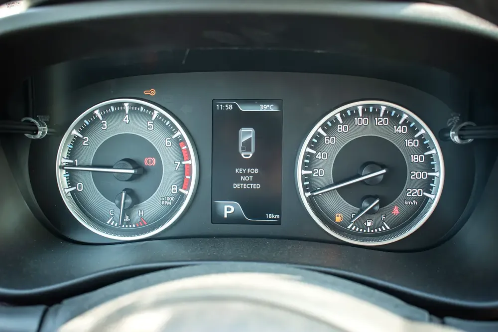 SUZUKI FRONX GLX PETROL 2025 - Image 12