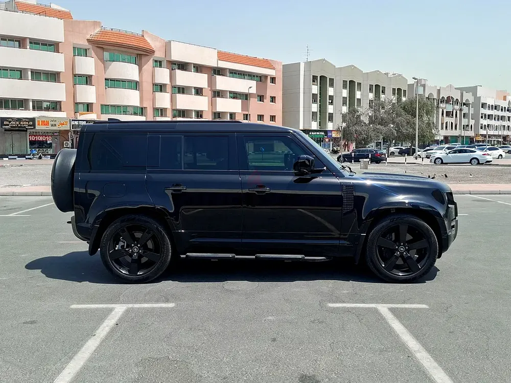 AED 6002/month | 2025 Land Rover Defender 110 X-Dynamic HSE | GCC Specs | Ref#461113 - Image 4