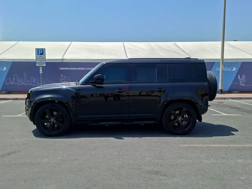 AED 6002/month | 2025 Land Rover Defender 110 X-Dynamic HSE | GCC Specs | Ref#461113 - Image 5