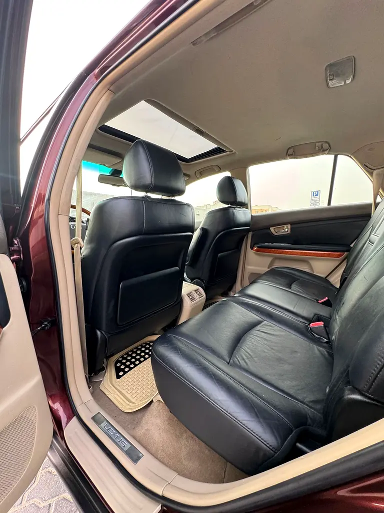 RX 350 GCC 2008 PLATINUM FULL OPTION GOOD CONDITION CAR - Image 8