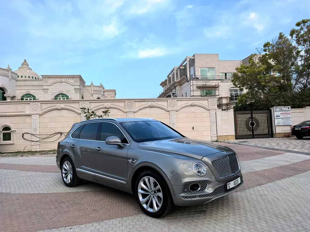 Bentley Bentayga Special Edition 2017 - GCC Specs - Excellent Condition - Image 10