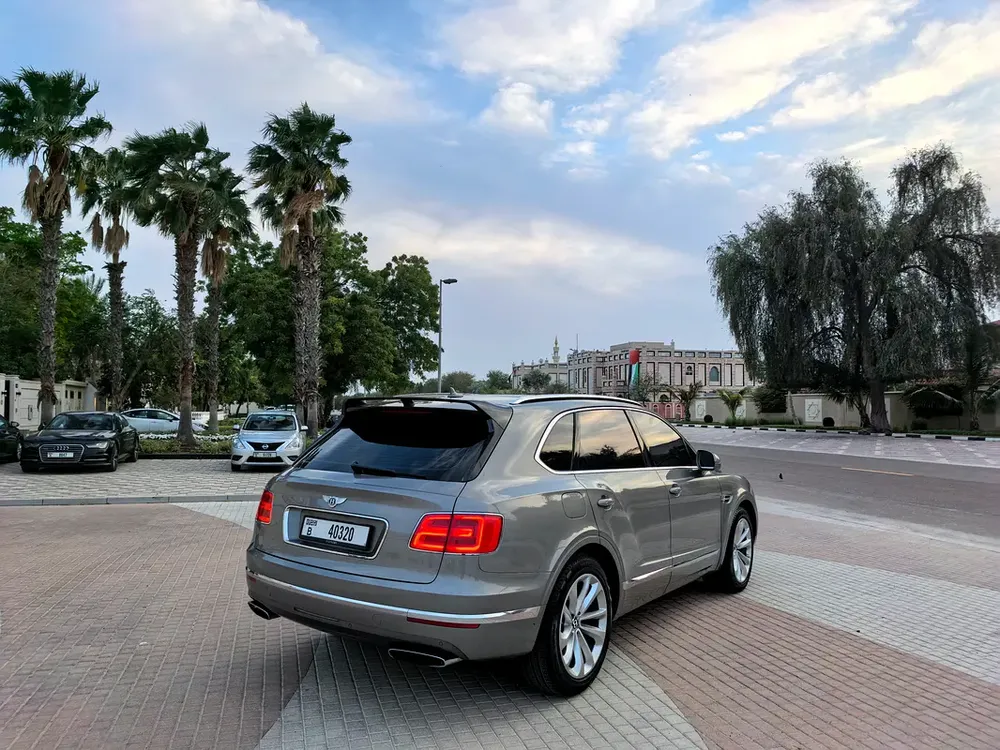 Bentley Bentayga Special Edition 2017 - GCC Specs - Excellent Condition - Image 13