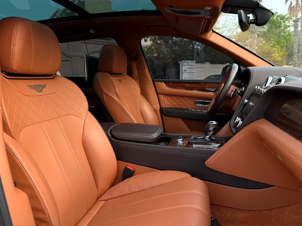 Bentley Bentayga Special Edition 2017 - GCC Specs - Excellent Condition - Image 6