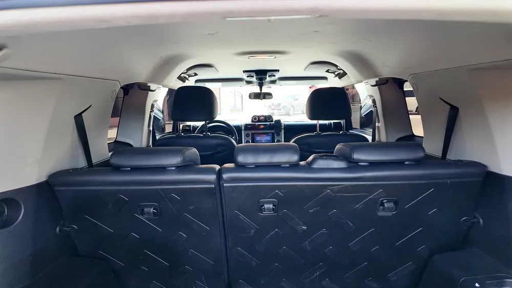 Toyota FJ Cruiser GXR 2019 - GCC Specs - Excellent Condition - Image 12