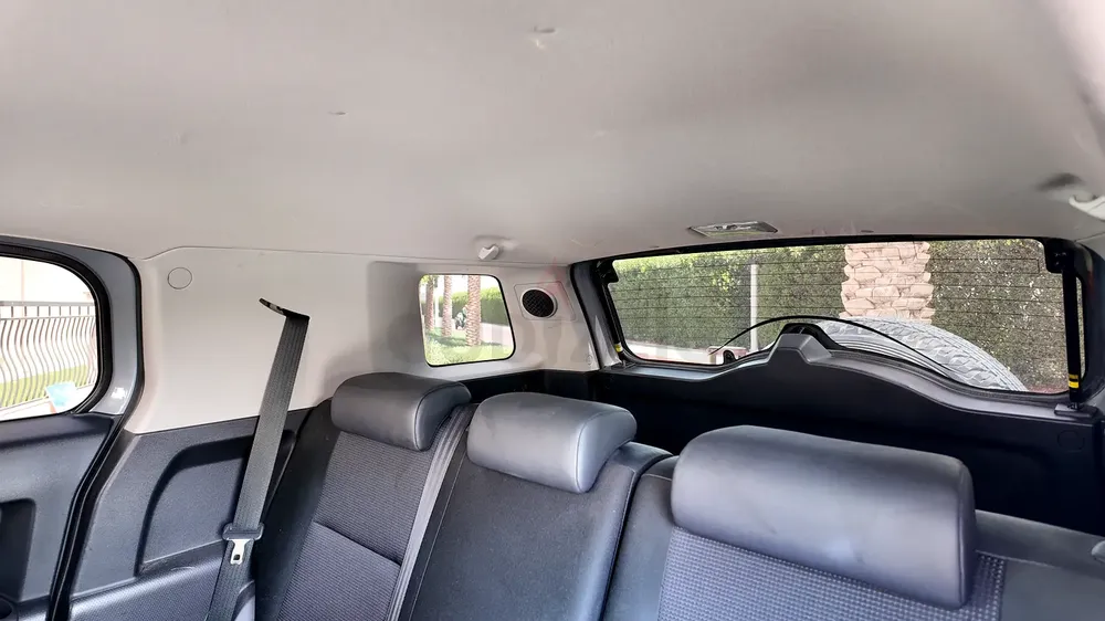 Toyota FJ Cruiser GXR 2019 - GCC Specs - Excellent Condition - Image 8