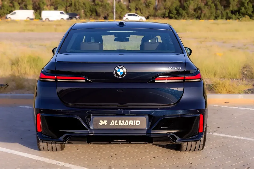 BMW 735i M Sport Individual – 2026 | GCC | Only 2,044 KM | AED 419,000 - Image 4