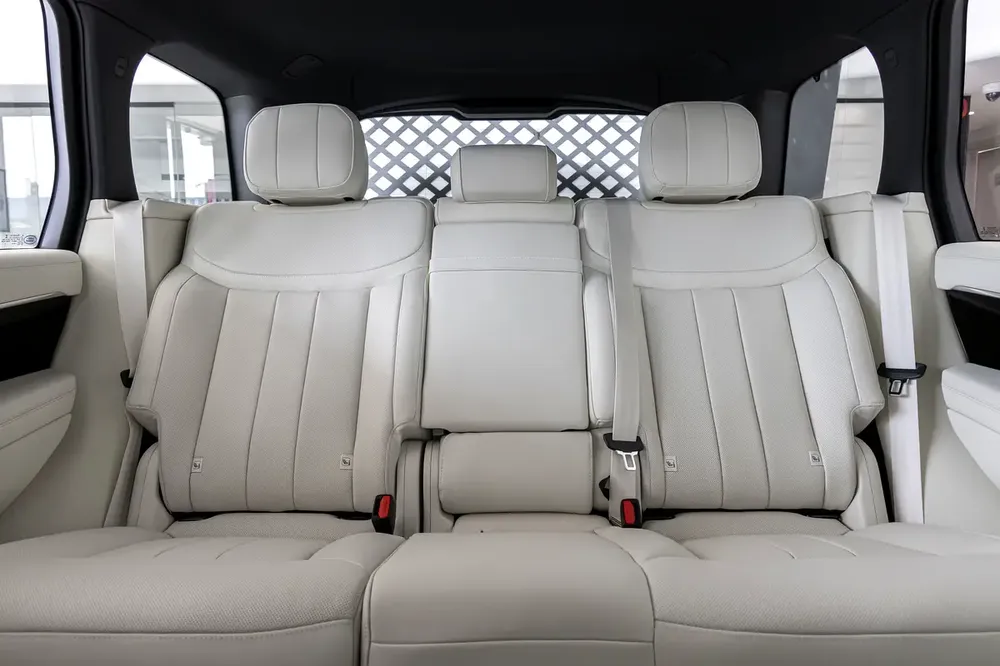 Land Rover | Range Rover Vogue | HSE P530 | Black Edition | GCC Specs | 2026  | ( EXPORT) - Image 12