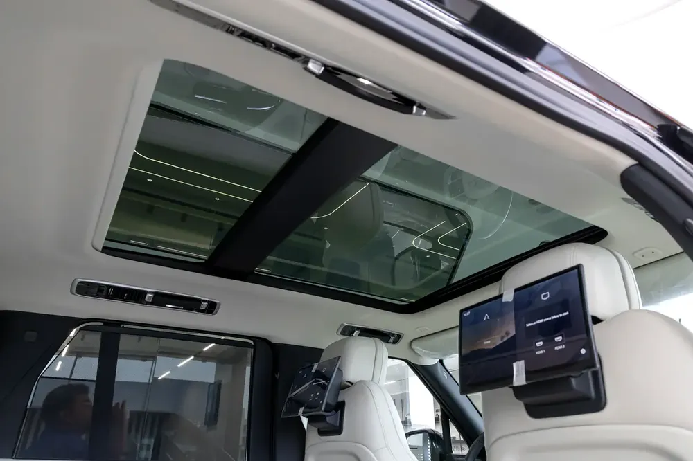Land Rover | Range Rover Vogue | HSE P530 | Black Edition | GCC Specs | 2026  | ( EXPORT) - Image 13