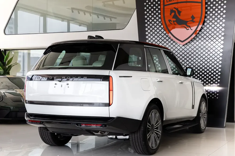 Land Rover | Range Rover Vogue | HSE P530 | Black Edition | GCC Specs | 2026  | ( EXPORT) - Image 4