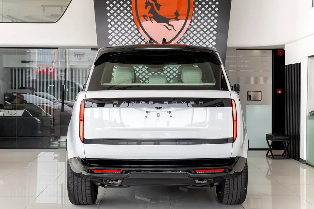 Land Rover | Range Rover Vogue | HSE P530 | Black Edition | GCC Specs | 2026  | ( EXPORT) - Image 5