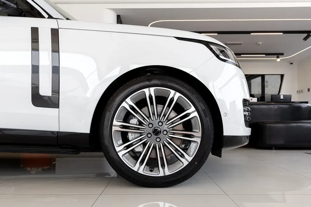 Land Rover | Range Rover Vogue | HSE P530 | Black Edition | GCC Specs | 2026  | ( EXPORT) - Image 8