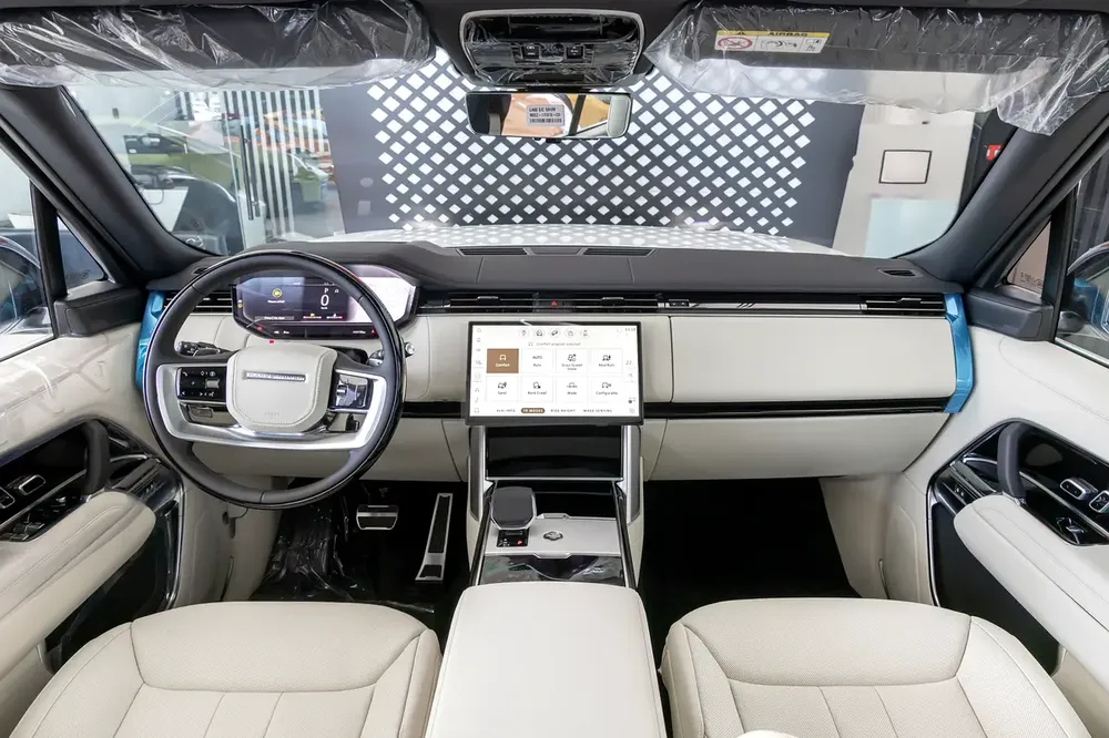Land Rover | Range Rover Vogue | HSE P530 | Black Edition | GCC Specs | 2026  | ( EXPORT) - Image 9