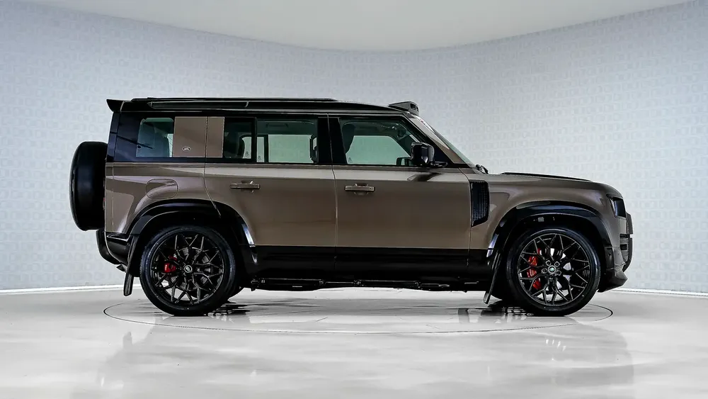 Defender 110 P400 First Edition Widetrack | AED 4,217 PM | Special Edition, 7 Seats | Ramadan Offer - Image 4