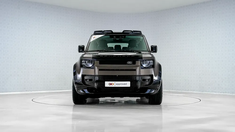 Defender 110 P400 First Edition Widetrack | AED 4,217 PM | Special Edition, 7 Seats | Ramadan Offer - Image 9