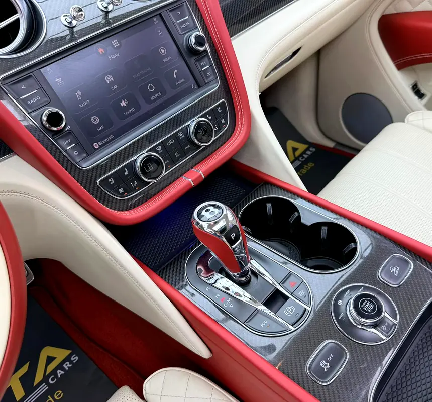 2019 Bentley Bentayga V8, 1 Year Warranty, Full Service History, Carbon Fibre Package, Japanese Spec - Image 11
