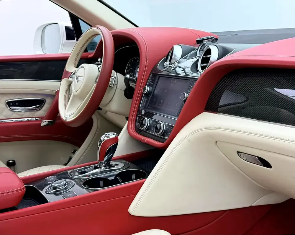 2019 Bentley Bentayga V8, 1 Year Warranty, Full Service History, Carbon Fibre Package, Japanese Spec - Image 12
