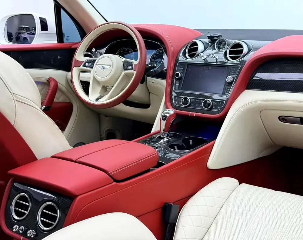 2019 Bentley Bentayga V8, 1 Year Warranty, Full Service History, Carbon Fibre Package, Japanese Spec - Image 13