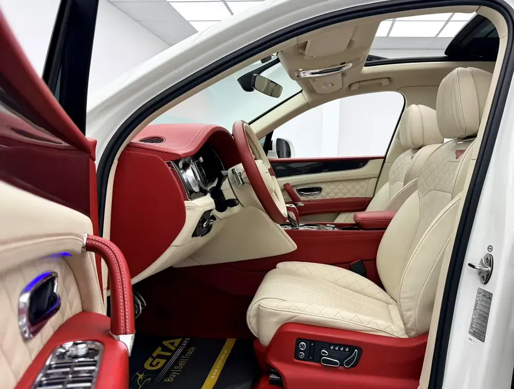 2019 Bentley Bentayga V8, 1 Year Warranty, Full Service History, Carbon Fibre Package, Japanese Spec - Image 15