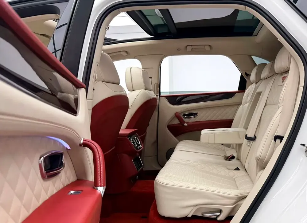 2019 Bentley Bentayga V8, 1 Year Warranty, Full Service History, Carbon Fibre Package, Japanese Spec - Image 17