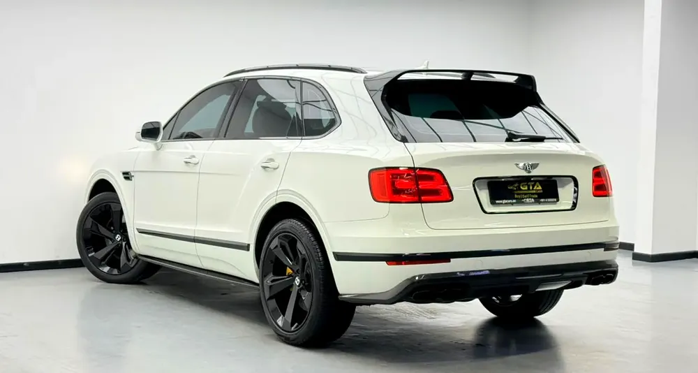 2019 Bentley Bentayga V8, 1 Year Warranty, Full Service History, Carbon Fibre Package, Japanese Spec - Image 4