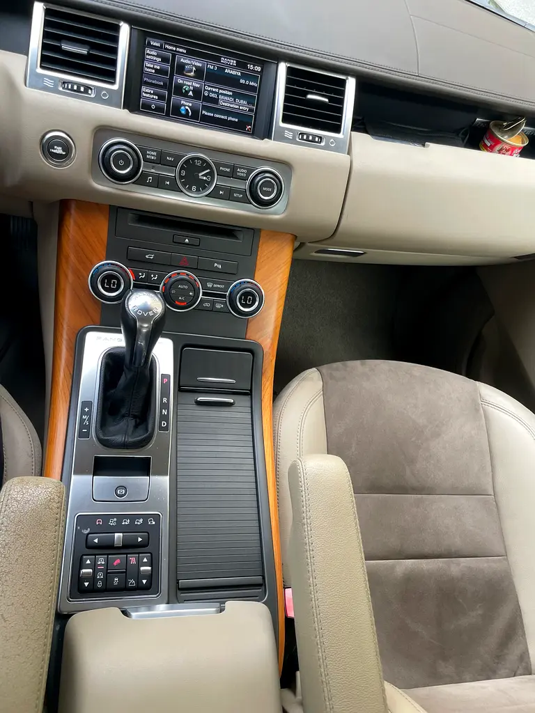 Range Rover sport GCC 2013 Full option - Image 9