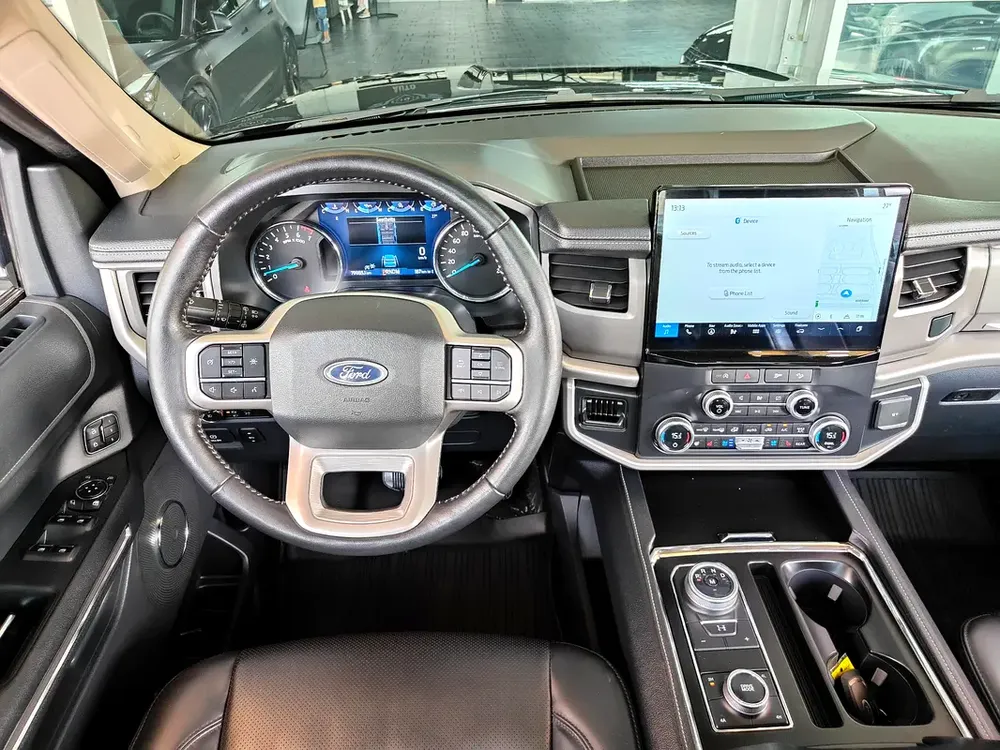 AED 1,945 P.M | 2022 Ford Expedition XLT Full Option | Under Ford Warranty and Service Contract | GC - Image 10
