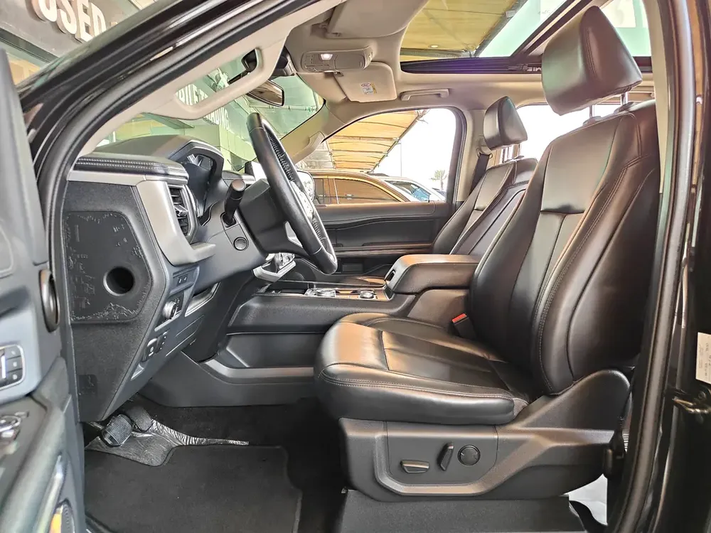 AED 1,945 P.M | 2022 Ford Expedition XLT Full Option | Under Ford Warranty and Service Contract | GC - Image 14