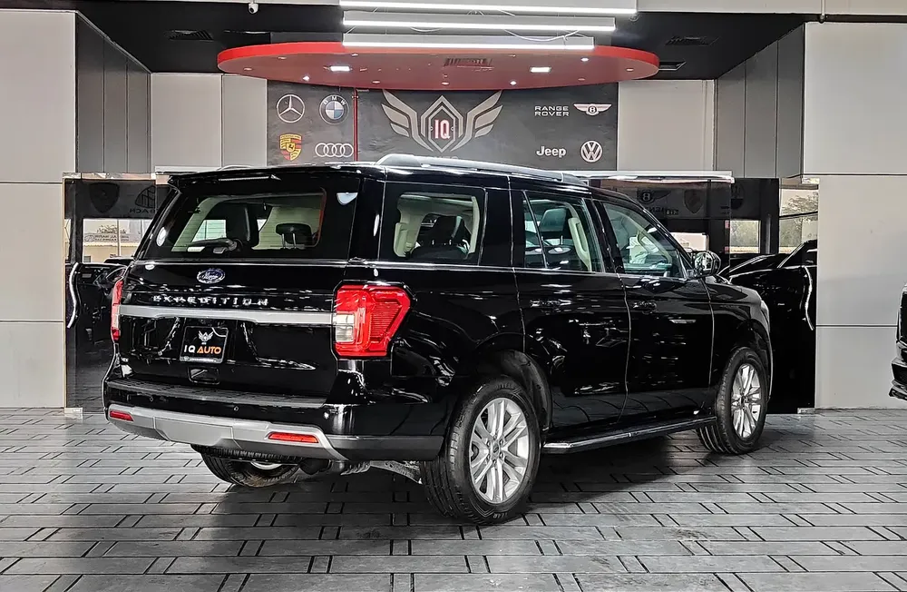 AED 1,945 P.M | 2022 Ford Expedition XLT Full Option | Under Ford Warranty and Service Contract | GC - Image 4