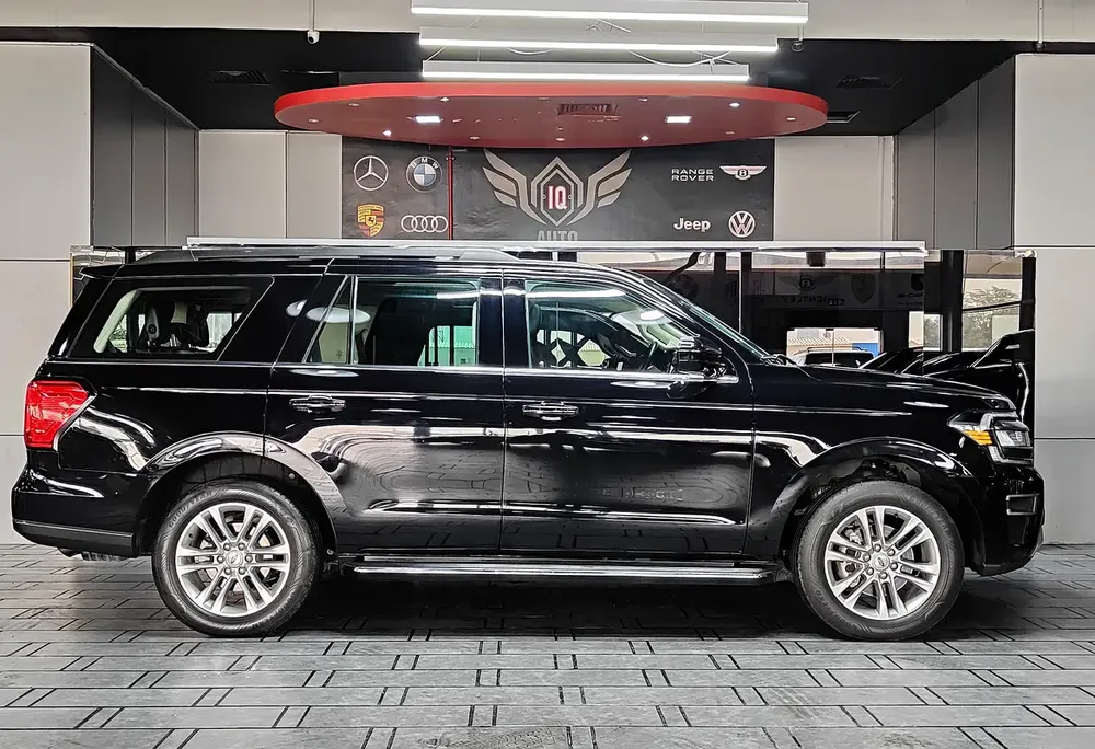 AED 1,945 P.M | 2022 Ford Expedition XLT Full Option | Under Ford Warranty and Service Contract | GC - Image 8