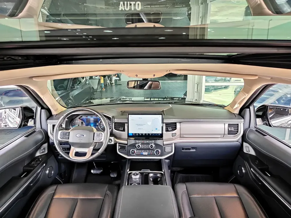 AED 1,945 P.M | 2022 Ford Expedition XLT Full Option | Under Ford Warranty and Service Contract | GC - Image 9