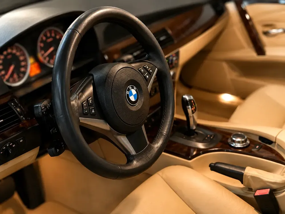 BMW 5-Series 530i Luxury Line 2007 - GCC Specs - Image 7