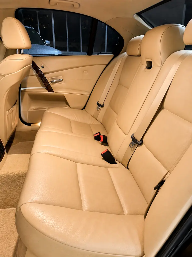 BMW 5-Series 530i Luxury Line 2007 - GCC Specs - Image 9