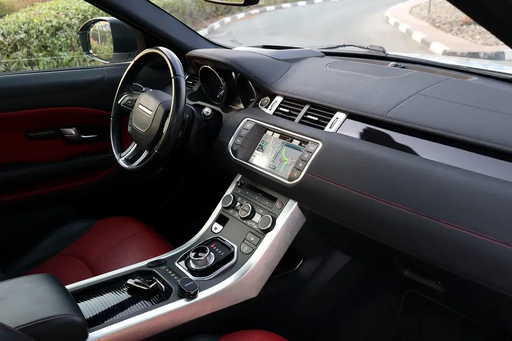 EVOQUE ( R-DYNAMIC ) - GCC SPECS - UNDER WARRANTY - ACCIDENT FREE - FULL SERVICE HISTORY - - Image 13