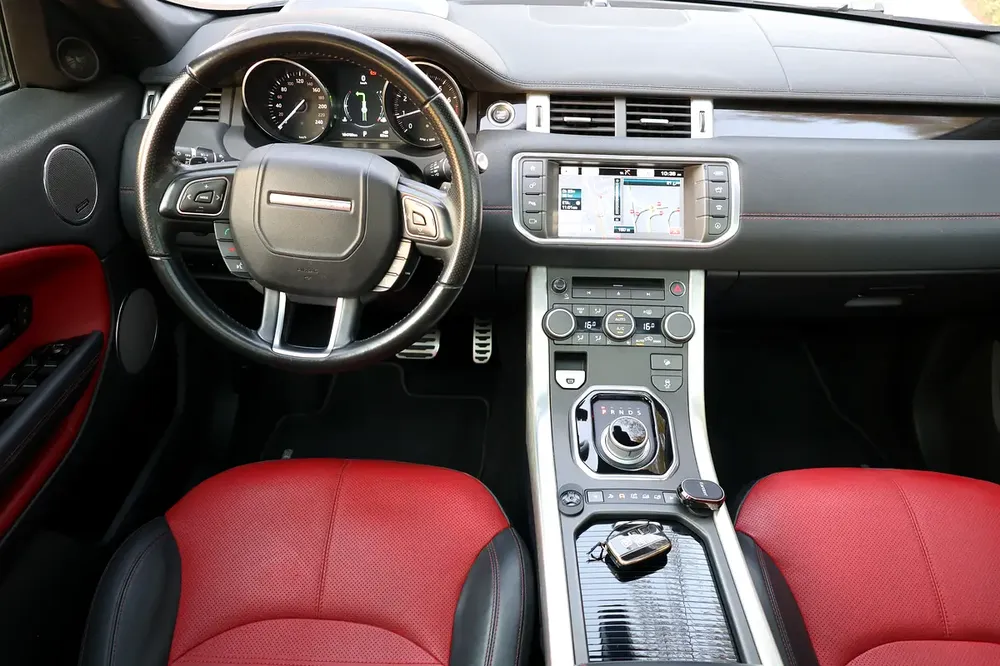 EVOQUE ( R-DYNAMIC ) - GCC SPECS - UNDER WARRANTY - ACCIDENT FREE - FULL SERVICE HISTORY - - Image 14