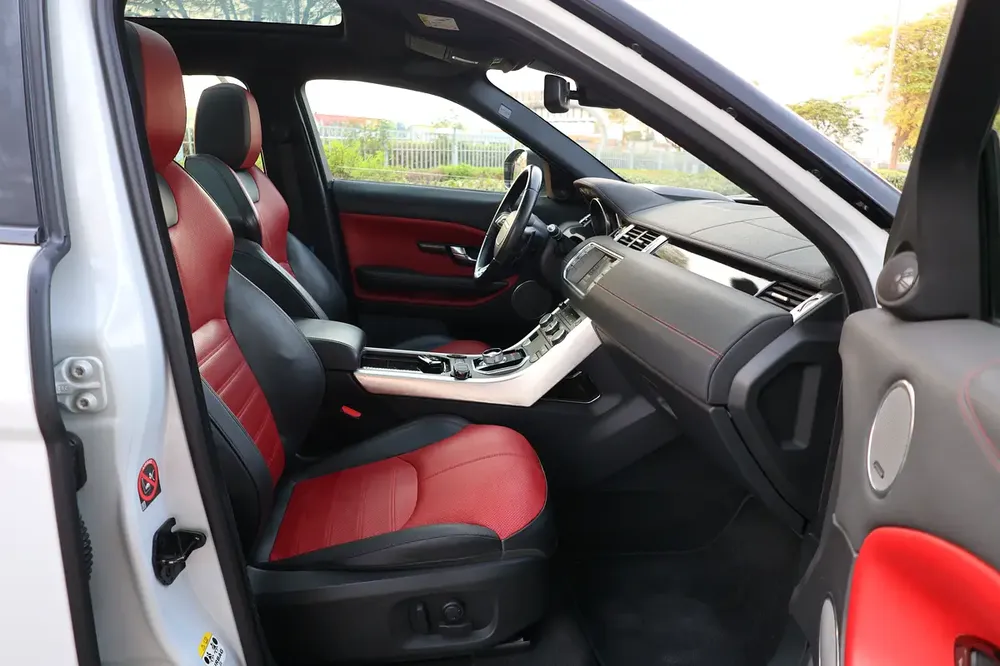 EVOQUE ( R-DYNAMIC ) - GCC SPECS - UNDER WARRANTY - ACCIDENT FREE - FULL SERVICE HISTORY - - Image 16