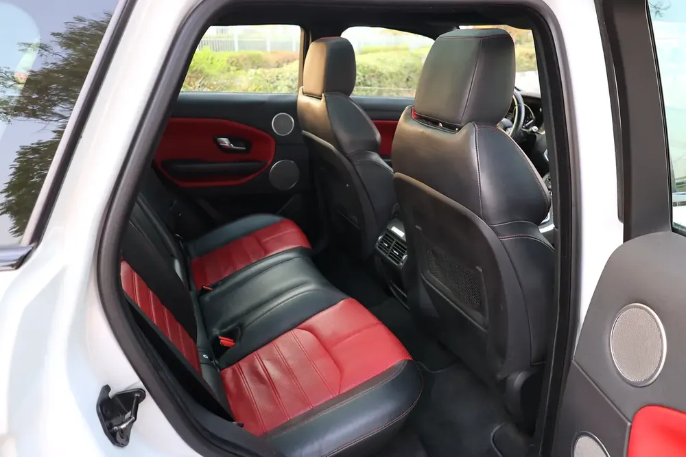 EVOQUE ( R-DYNAMIC ) - GCC SPECS - UNDER WARRANTY - ACCIDENT FREE - FULL SERVICE HISTORY - - Image 18