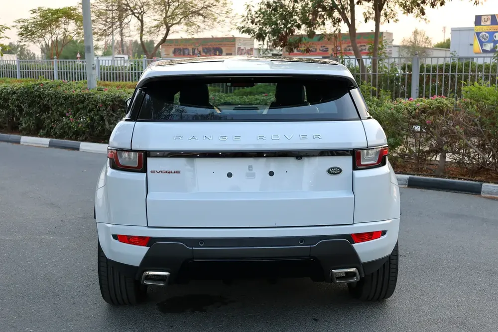 EVOQUE ( R-DYNAMIC ) - GCC SPECS - UNDER WARRANTY - ACCIDENT FREE - FULL SERVICE HISTORY - - Image 7