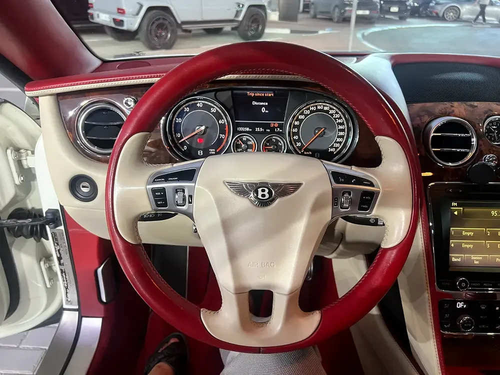 Bentley Continental GT 2012 - GCC Specs - Excellent Condition - Image 7