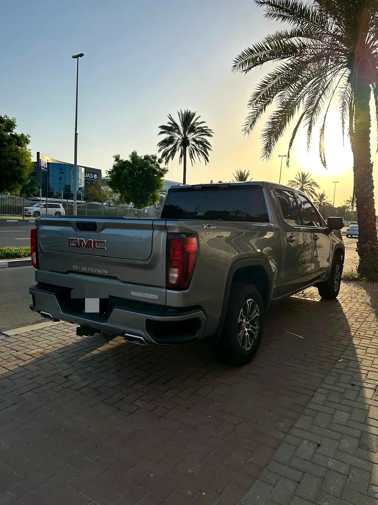 GMC Pickup 2025 GCC Specs - Image 7