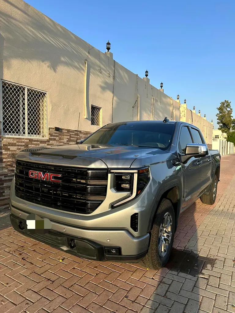 GMC Pickup 2025 GCC Specs - Image 8