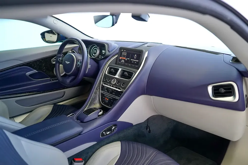 DB 11 V12 | TWO TONE INTERIOR | GCC | WARRANTY AVAILABLE - Image 11