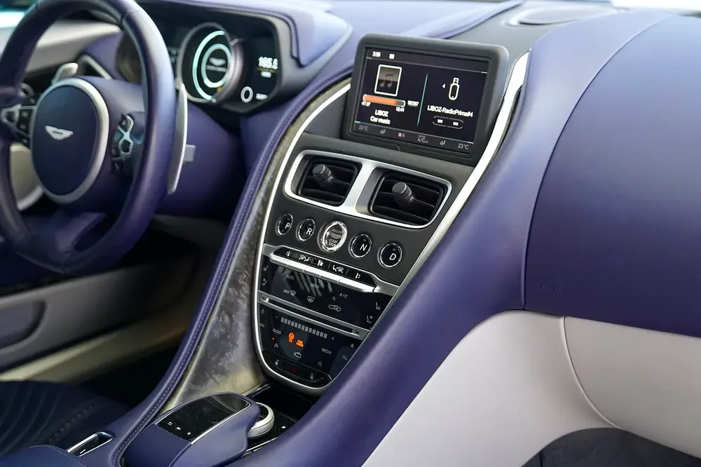 DB 11 V12 | TWO TONE INTERIOR | GCC | WARRANTY AVAILABLE - Image 12