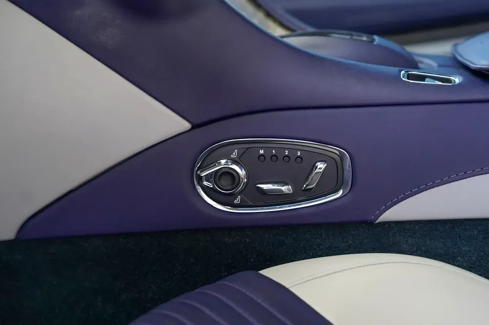 DB 11 V12 | TWO TONE INTERIOR | GCC | WARRANTY AVAILABLE - Image 8