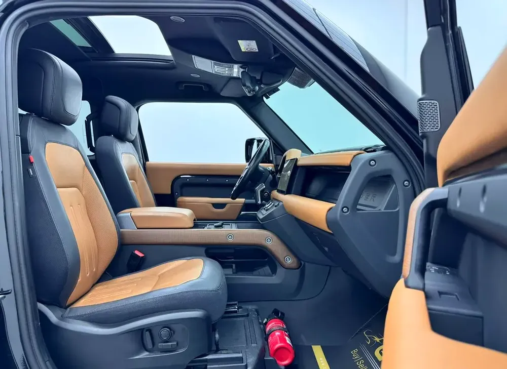 2022 Land Rover Defender 90 X P400, 2027 Land Rover Warranty, Land Rover Service History, GCC - Image 11